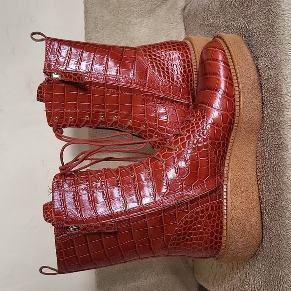 Vince Camuto Rust Combat Boots EUC WO's 8.5 - Picture 3 of 8